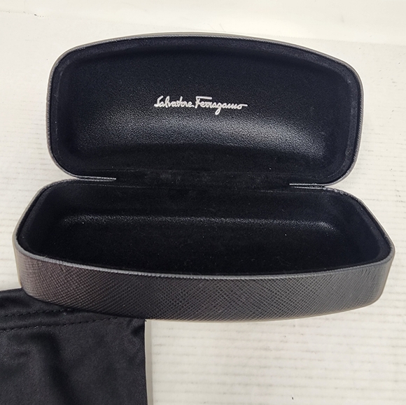 Salvatore Ferragamo Black Oversized Cat Eye Sunglasses Made In Italy Designer - Picture 12 of 12